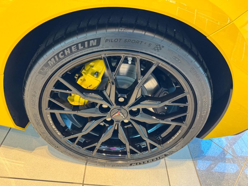 Chevrolet Corvette Vehicle Image 06