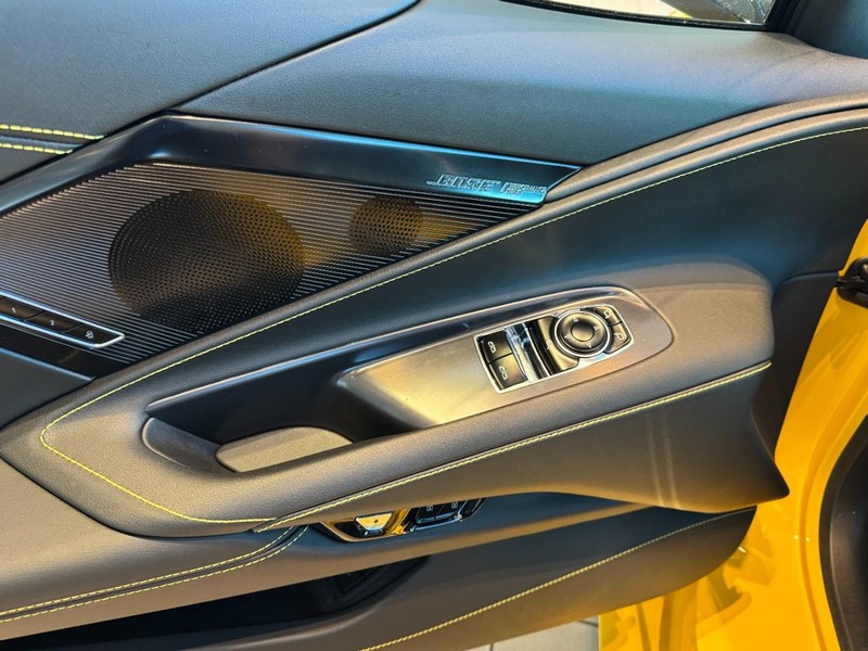 Chevrolet Corvette Vehicle Image 08