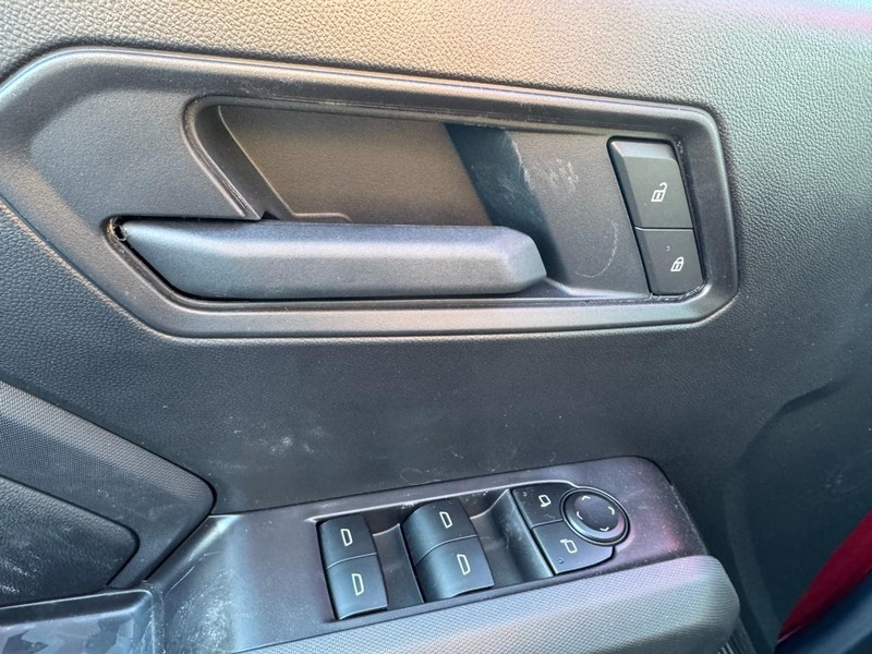 Chevrolet Colorado Vehicle Image 11