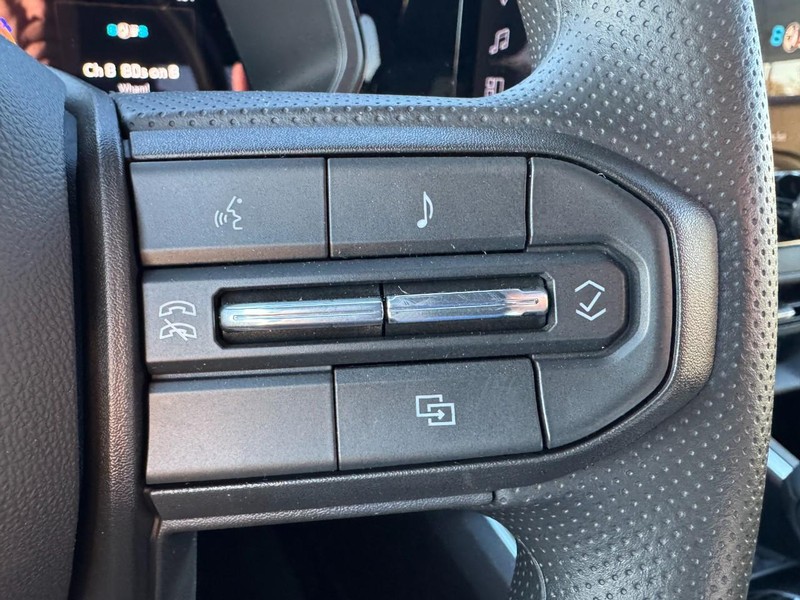 Chevrolet Colorado Vehicle Image 13