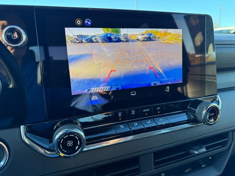 Chevrolet Colorado Vehicle Image 17