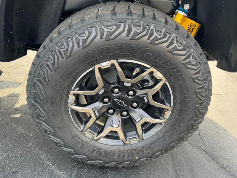 Chevrolet Colorado Vehicle Image 06