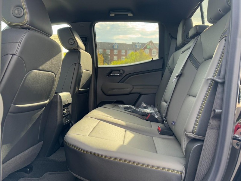 Chevrolet Colorado Vehicle Image 08