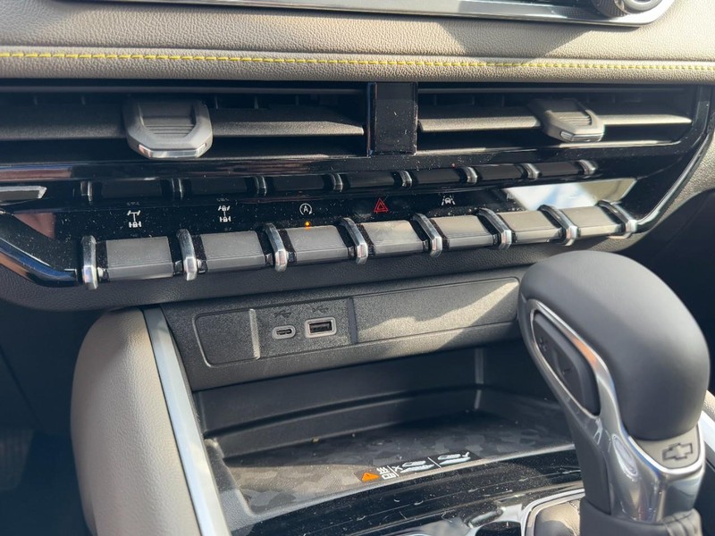 Chevrolet Colorado Vehicle Image 14