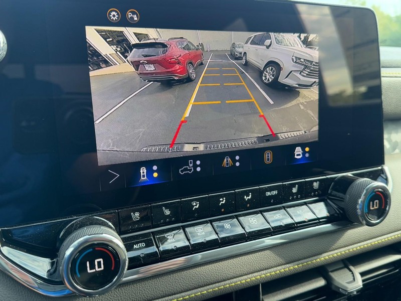 Chevrolet Colorado Vehicle Image 17