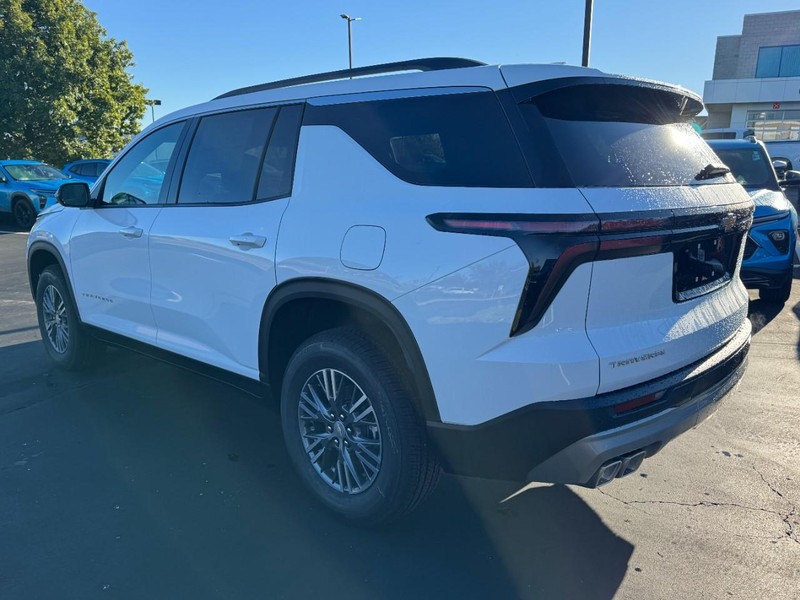 Chevrolet Traverse Vehicle Image 05