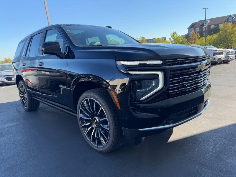 Chevrolet Tahoe Vehicle Image 02