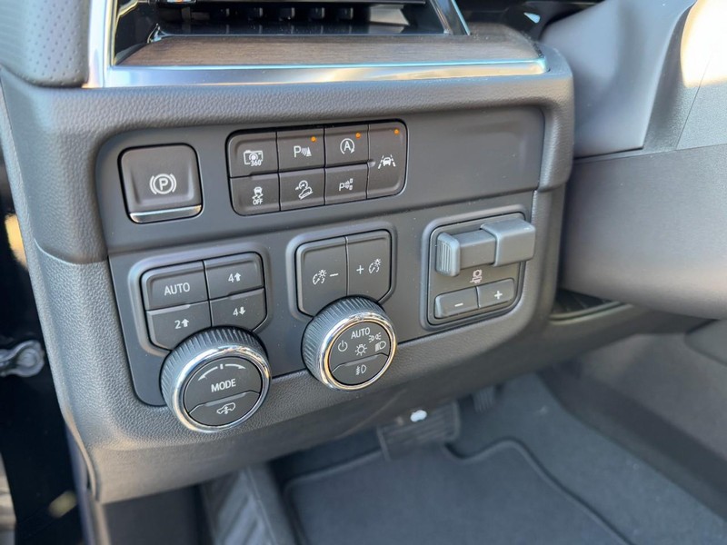 Chevrolet Tahoe Vehicle Image 12