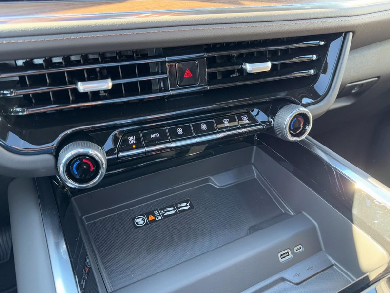 Chevrolet Tahoe Vehicle Image 15