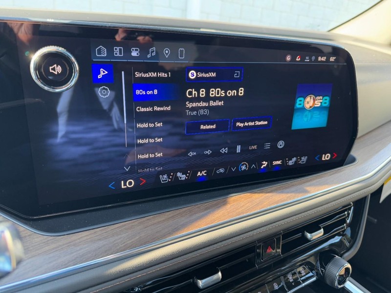 Chevrolet Tahoe Vehicle Image 16