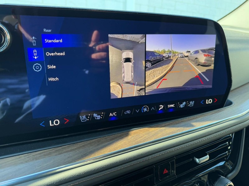 Chevrolet Tahoe Vehicle Image 18