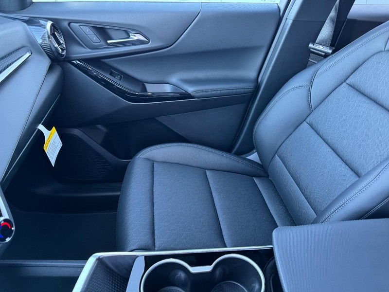 Chevrolet Equinox Vehicle Image 06