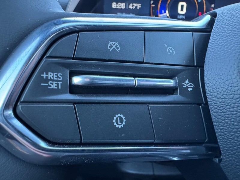 Chevrolet Equinox Vehicle Image 09