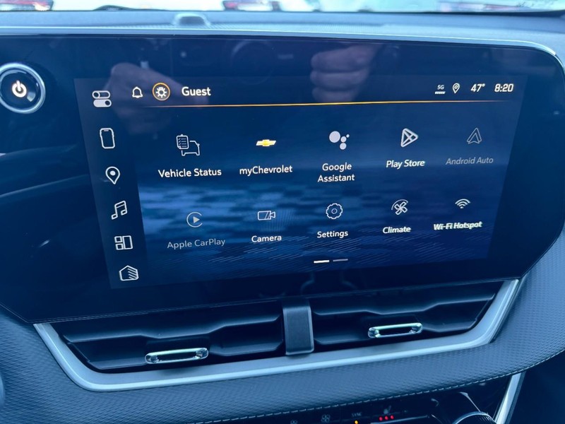 Chevrolet Equinox Vehicle Image 12