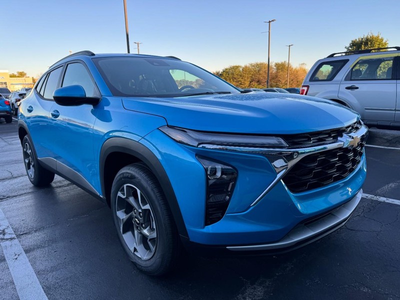 Chevrolet Trax Vehicle Image 02