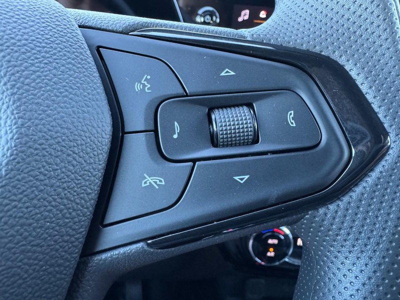 Chevrolet Trax Vehicle Image 11