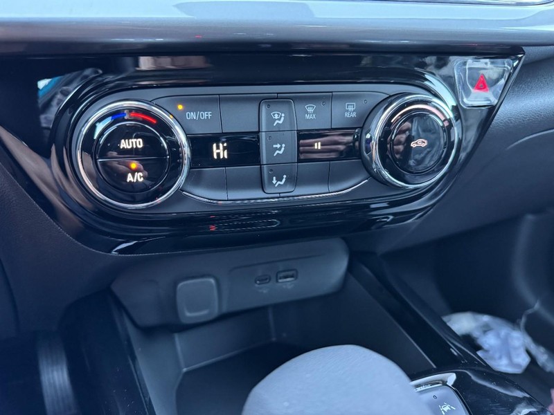 Chevrolet Trax Vehicle Image 12