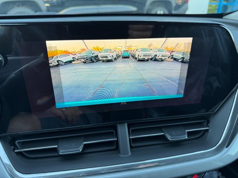 Chevrolet Trax Vehicle Image 14