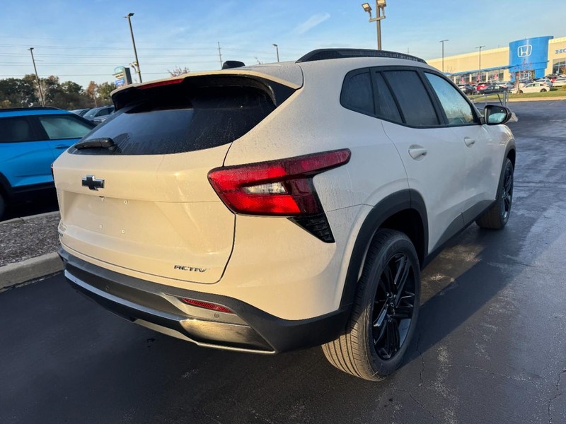 Chevrolet Trax Vehicle Image 03