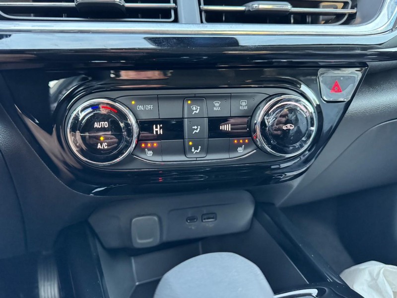 Chevrolet Trax Vehicle Image 12