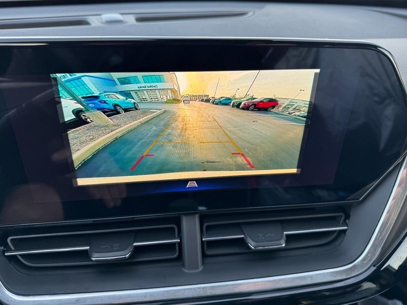 Chevrolet Trax Vehicle Image 14