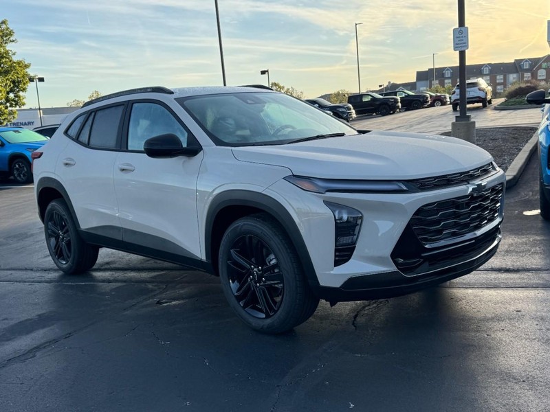 Chevrolet Trax Vehicle Image 02