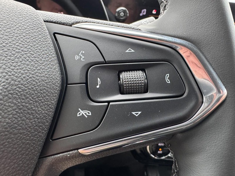 Chevrolet Trax Vehicle Image 11