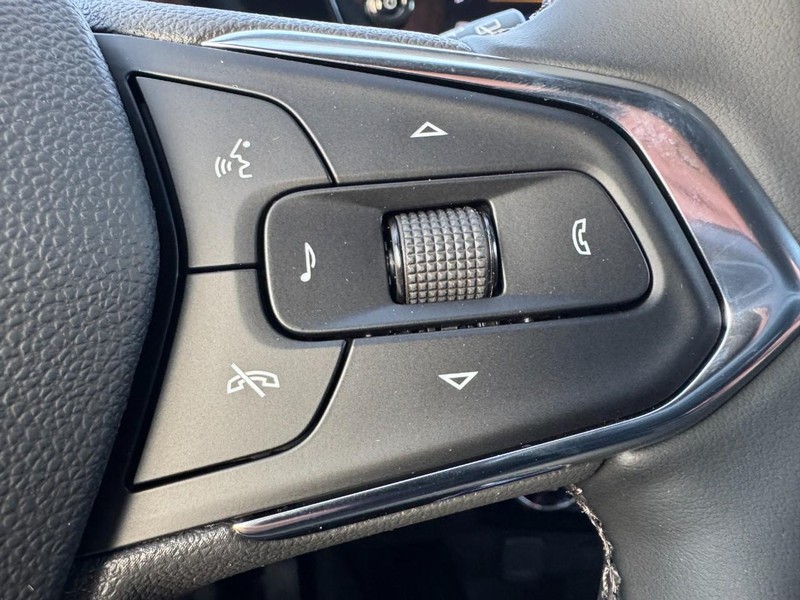 Chevrolet Trax Vehicle Image 11