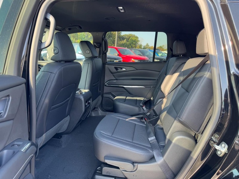 Chevrolet Traverse Vehicle Image 07