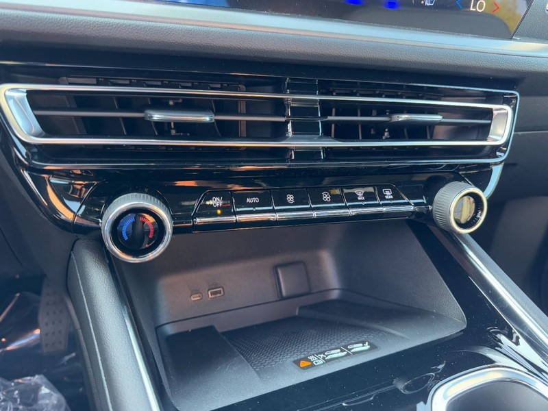 Chevrolet Traverse Vehicle Image 14