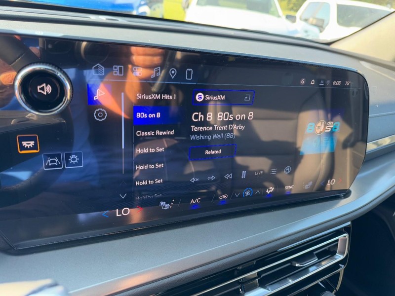 Chevrolet Traverse Vehicle Image 15