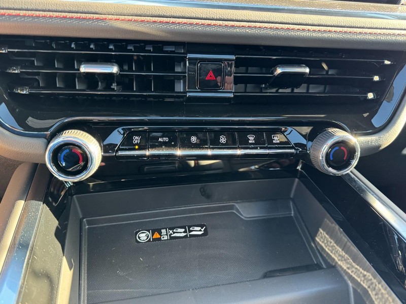 Chevrolet Tahoe Vehicle Image 14