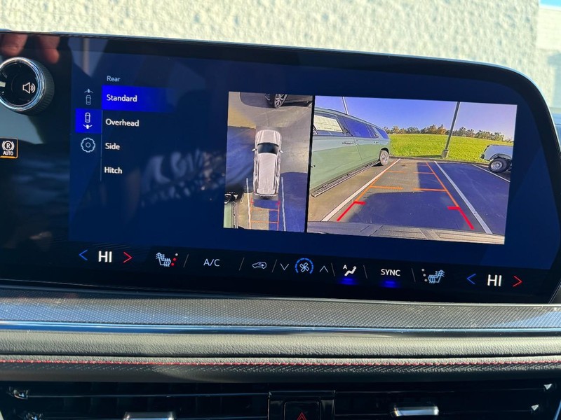 Chevrolet Tahoe Vehicle Image 17