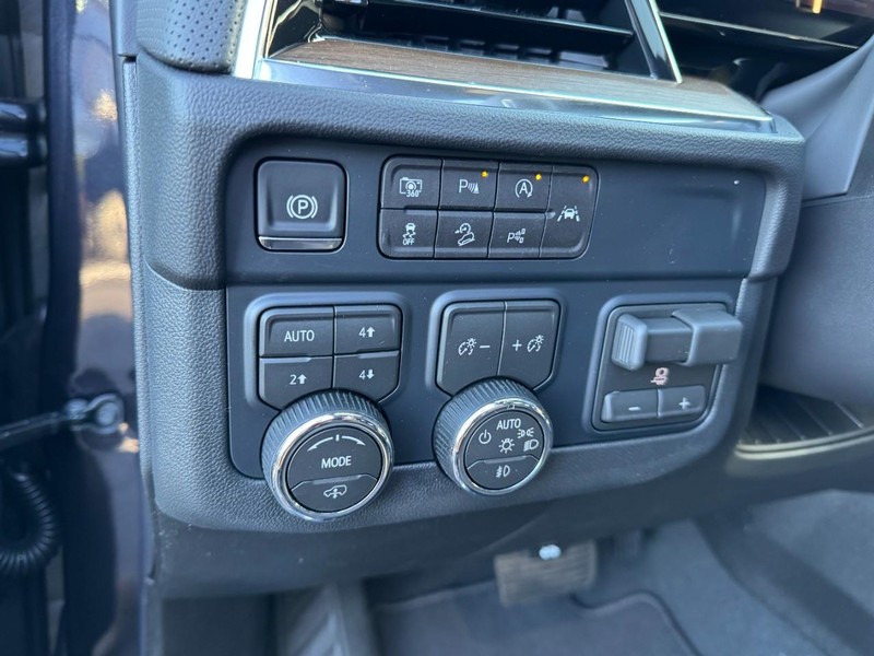 Chevrolet Tahoe Vehicle Image 13