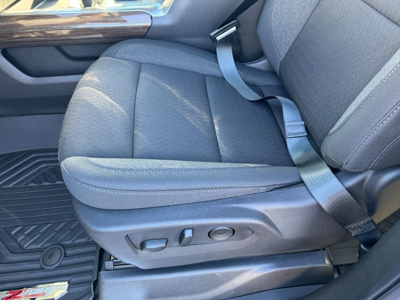 Chevrolet Silverado 1500 Vehicle Image 11