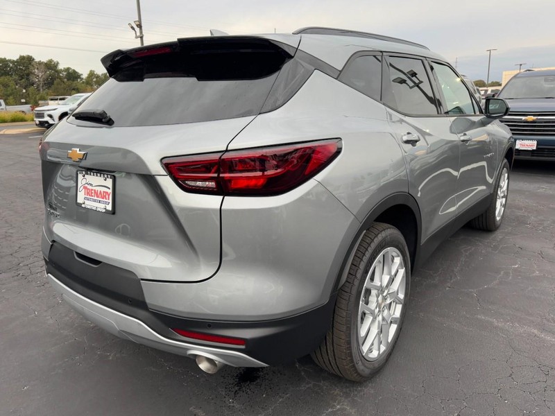 Chevrolet Blazer Vehicle Image 03
