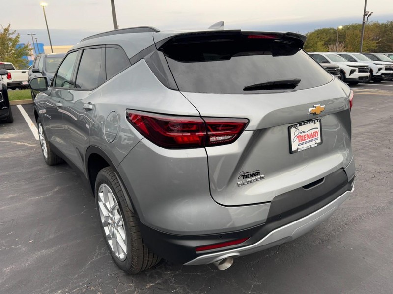 Chevrolet Blazer Vehicle Image 05