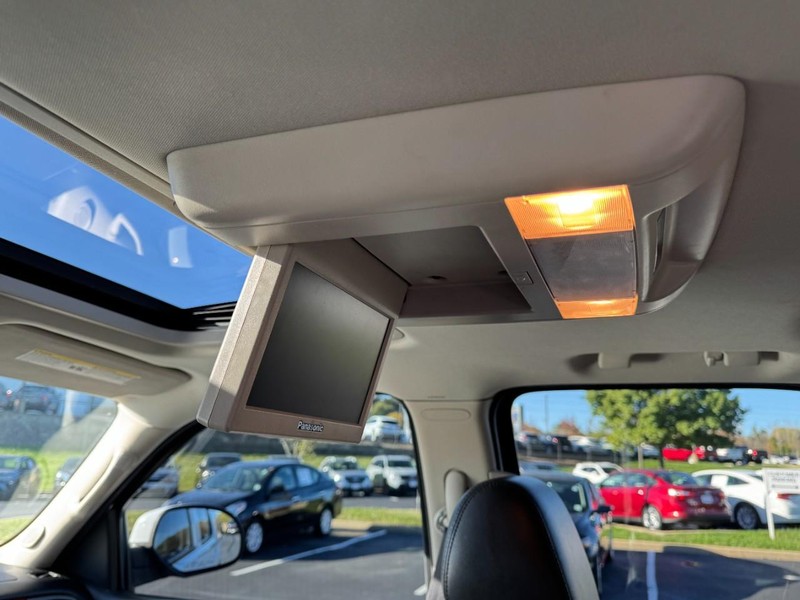 Chevrolet Tahoe Vehicle Image 11