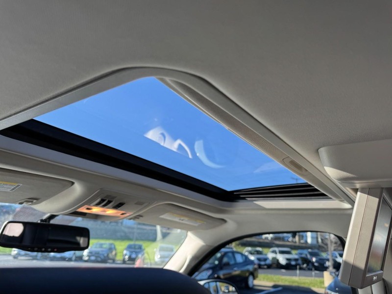 Chevrolet Tahoe Vehicle Image 12