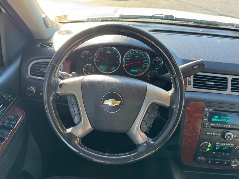 Chevrolet Tahoe Vehicle Image 16