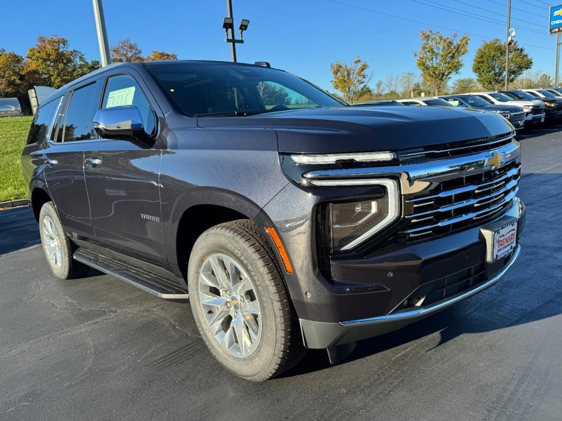 Chevrolet Tahoe Vehicle Image 02