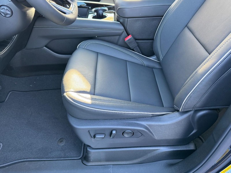 Chevrolet Tahoe Vehicle Image 11