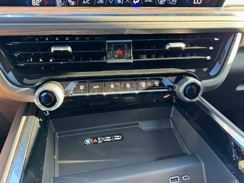 Chevrolet Tahoe Vehicle Image 15