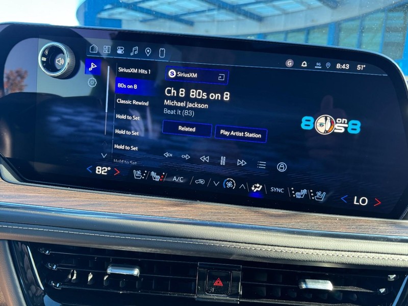 Chevrolet Tahoe Vehicle Image 16