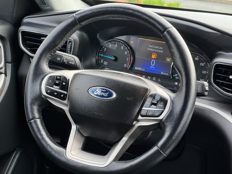 Ford Explorer Vehicle Image 13