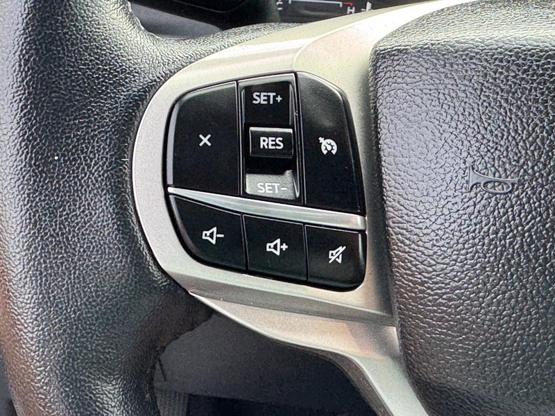 Ford Explorer Vehicle Image 18