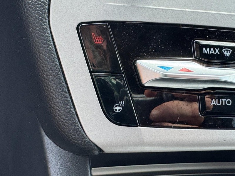 Ford Explorer Vehicle Image 22