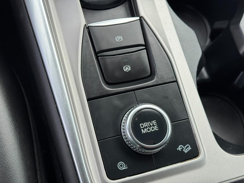 Ford Explorer Vehicle Image 23