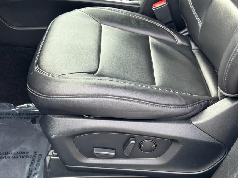 Ford Explorer Vehicle Image 25