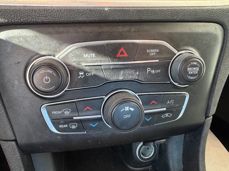 Dodge Charger Vehicle Image 17